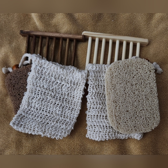 Natural Loofah, Soap Saver Bag, and Wooden Holder Unisex Choose Color - Picture 3 of 4